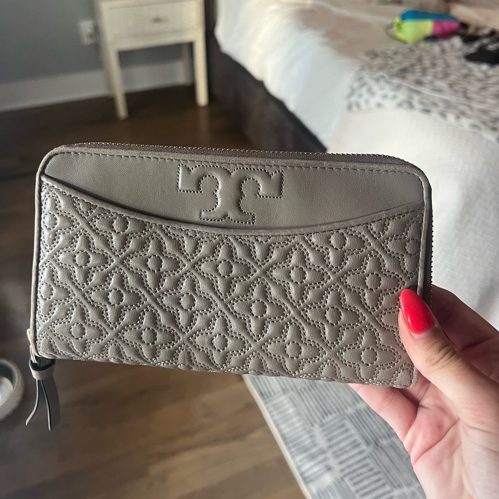 Tory Burch wallet